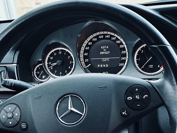 Mercedes-Benz E250 11 of 15