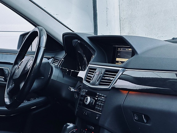 Mercedes-Benz E250 12 of 15