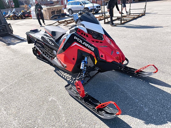 Polaris Switchback Assault 850 2 of 4