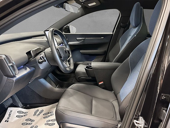Volvo EX30 5 of 8