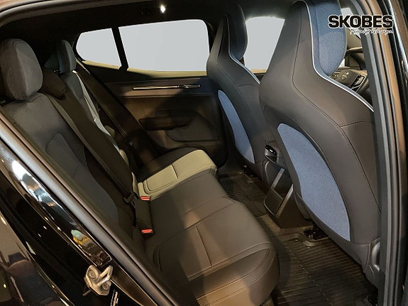 Volvo EX30 11 of 20