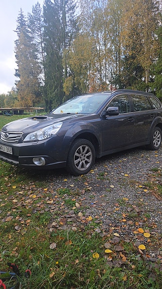 Subaru Outback 2 of 2