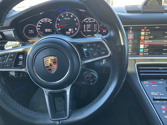 Porsche Panamera Turbo 2 of 11