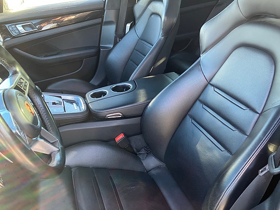 Porsche Panamera Turbo 8 of 11