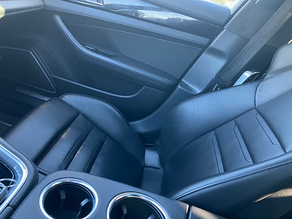 Porsche Panamera Turbo 9 of 11