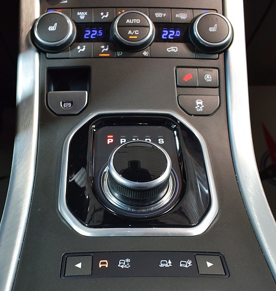 Land Rover Range Rover Evoque 25 of 27