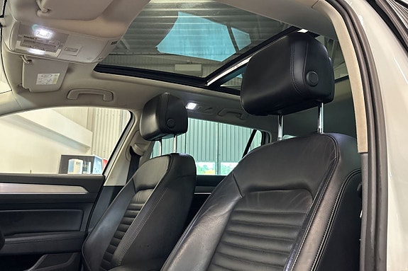 Volkswagen Passat 9 of 23