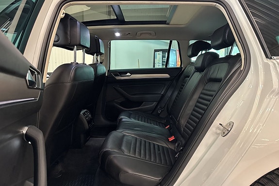 Volkswagen Passat 11 of 23