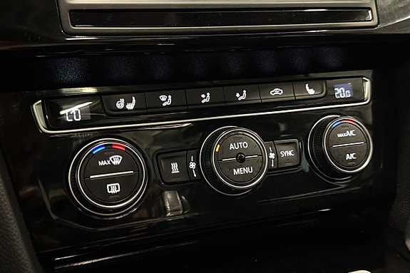 Volkswagen Passat 20 of 23