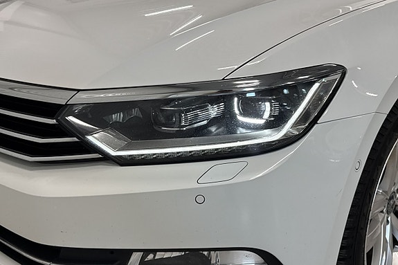 Volkswagen Passat 5 of 23