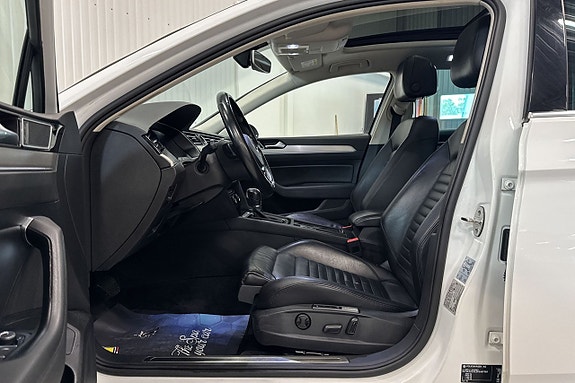 Volkswagen Passat 8 of 23