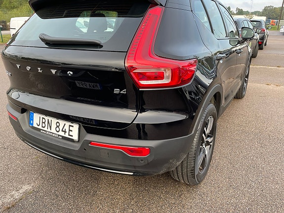 Volvo XC40 3 of 5