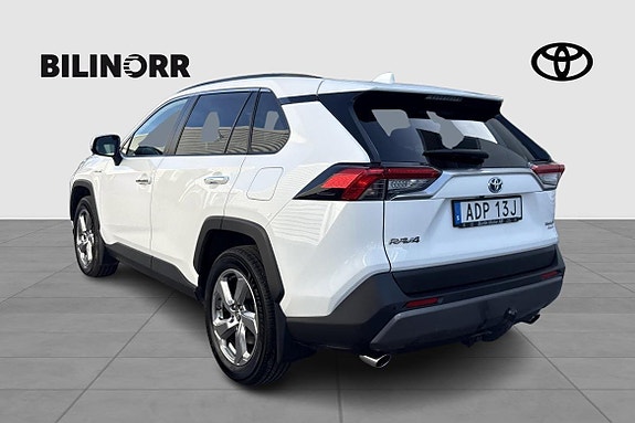 Toyota RAV4 3 of 14