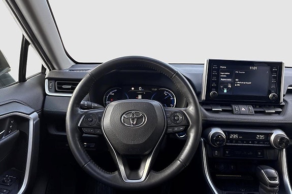 Toyota RAV4 10 of 14