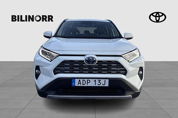 Toyota RAV4 5 of 14