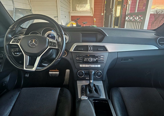 Mercedes-Benz C250 8 of 13