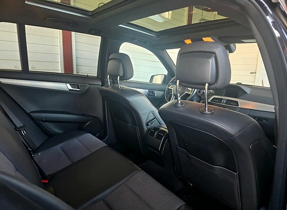 Mercedes-Benz C250 9 of 13