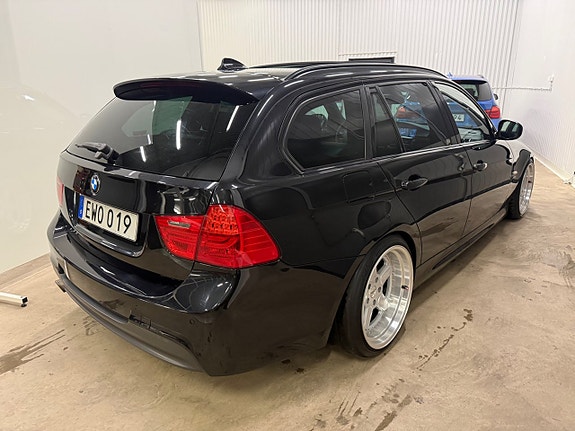 BMW 330d 4 of 30