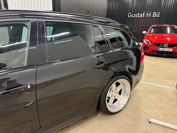 BMW 330d 10 of 30