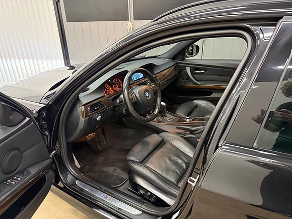 BMW 330d 21 of 30