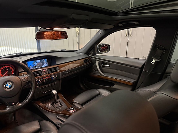 BMW 330d 30 of 30