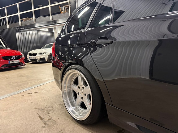 BMW 330d 13 of 30