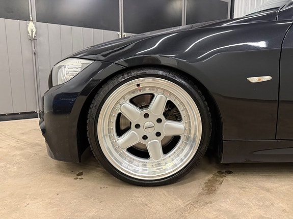BMW 330d 9 of 30