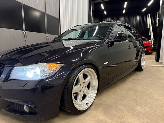 BMW 330d 8 of 30
