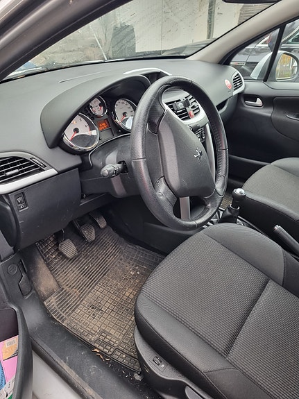 Peugeot 207 4 of 5