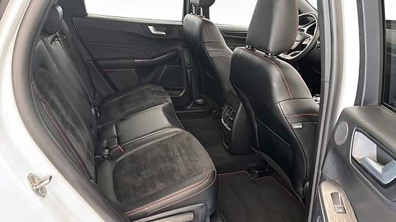 Ford Kuga 5 of 9