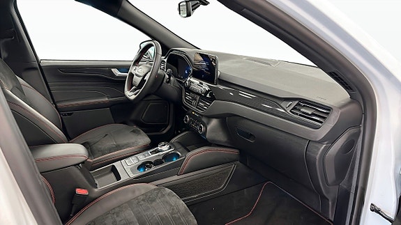 Ford Kuga 3 of 9