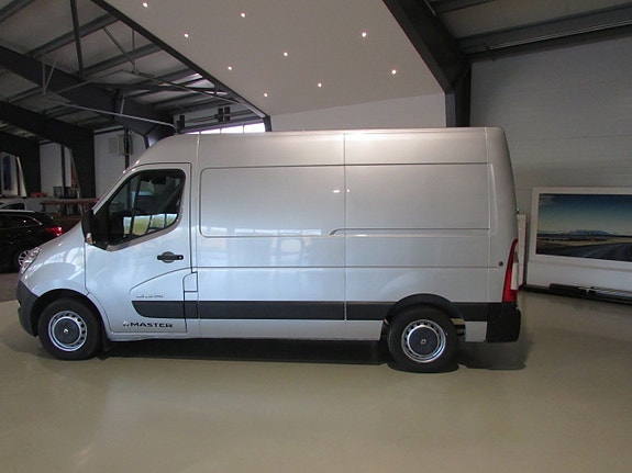 Renault Master 8 of 16