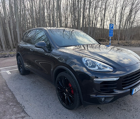 Porsche Cayenne 10 of 10