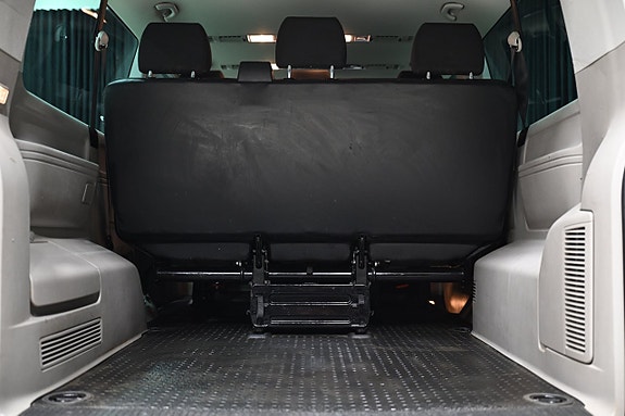 Volkswagen Caravelle 11 of 30