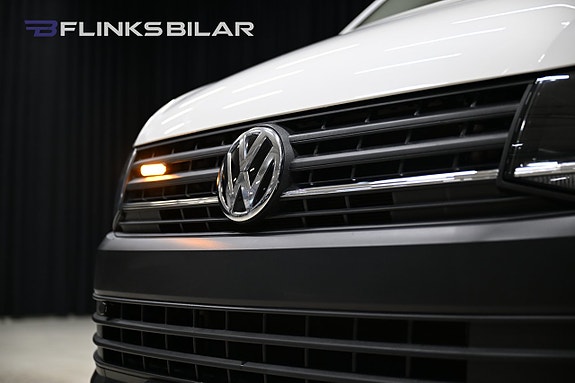 Volkswagen Caravelle 2 of 30