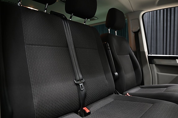 Volkswagen Caravelle 5 of 30