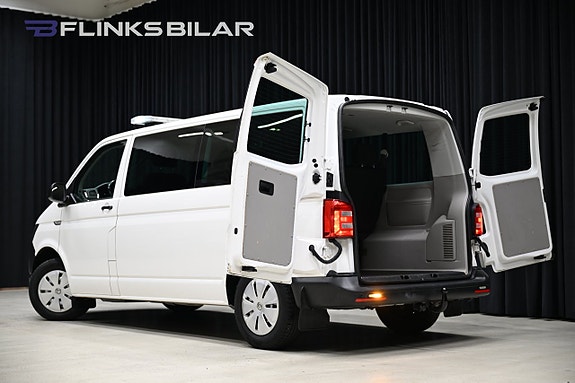 Volkswagen Caravelle 10 of 30