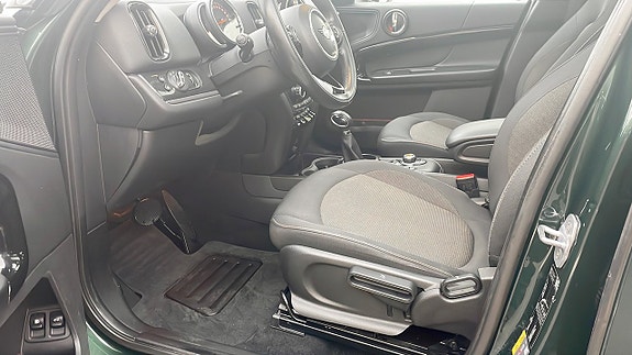 MINI Countryman Cooper SE 8 of 17