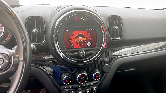 MINI Countryman Cooper SE 9 of 17