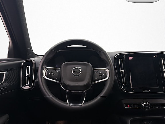 Volvo XC40 26 of 30