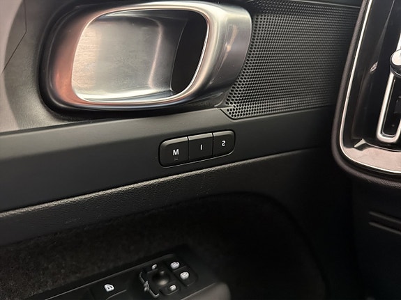 Volvo XC40 14 of 30