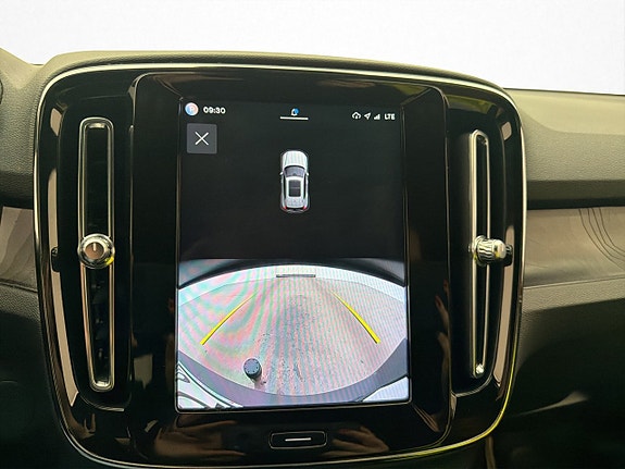 Volvo XC40 27 of 30