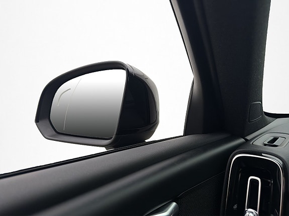Volvo XC40 24 of 30