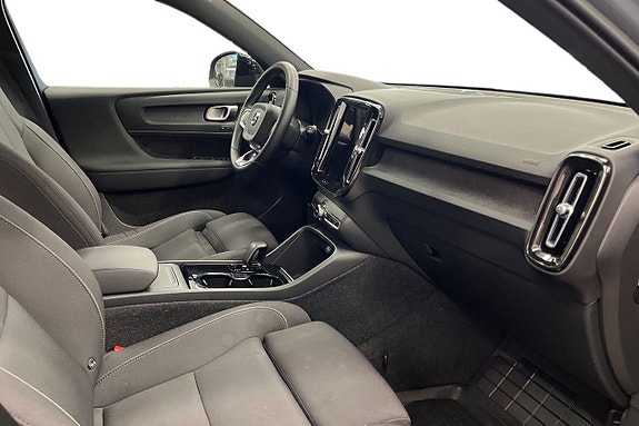 Volvo XC40 21 of 27
