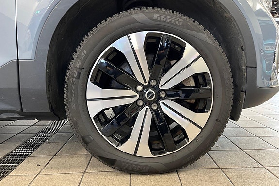 Volvo XC40 11 of 27
