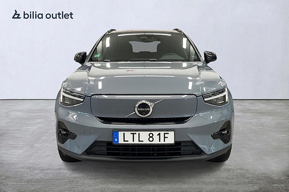 Volvo XC40 10 of 27