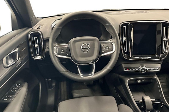 Volvo XC40 15 of 27