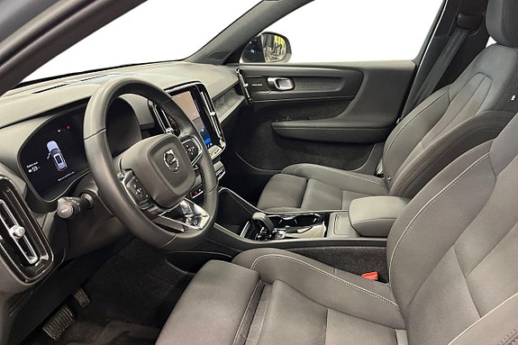 Volvo XC40 13 of 27