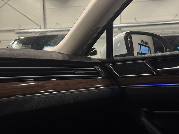 Volkswagen Passat 18 of 20