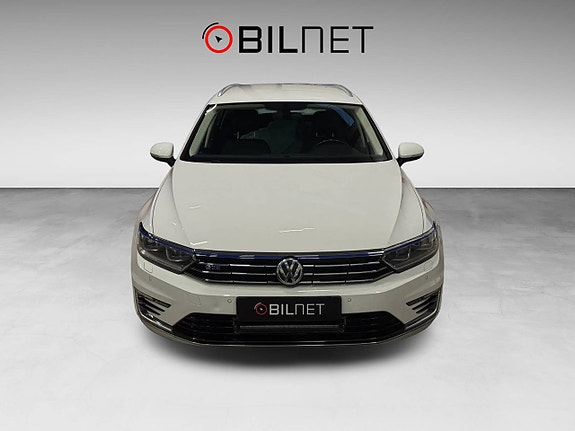 Volkswagen Passat 7 of 20